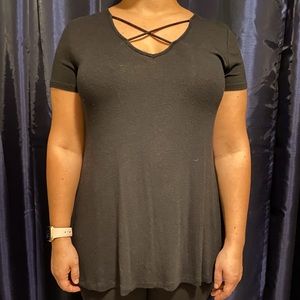 Black flowy crossover tee, L